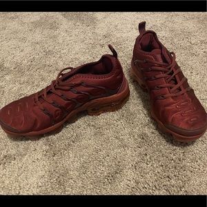 Red Nike Vapormax size 7 men
